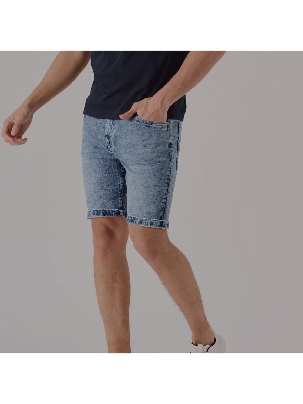 BLUENOTES MEN'S ACID WASH SLIM FIT BERMUDA SHORTS 34 like new